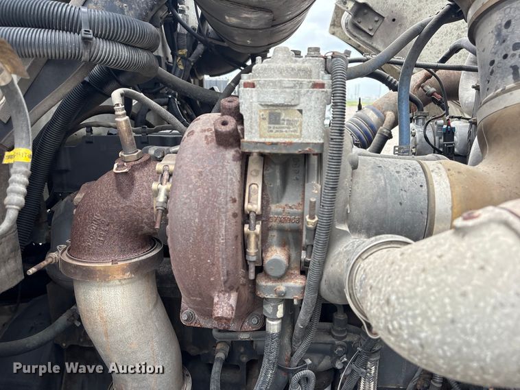 image for item YA4027 2016 Peterbilt 365 sewer jetter truck