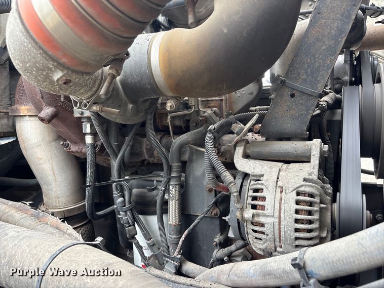 image for item YA4027 2016 Peterbilt 365 sewer jetter truck