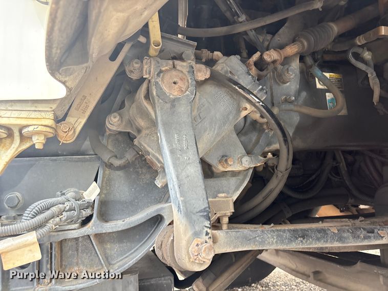 image for item YA4027 2016 Peterbilt 365 sewer jetter truck
