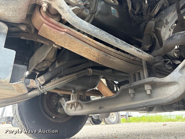 image for item YA4027 2016 Peterbilt 365 sewer jetter truck