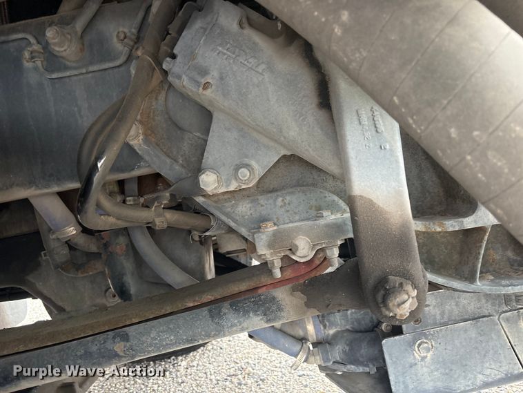 image for item YA4027 2016 Peterbilt 365 sewer jetter truck