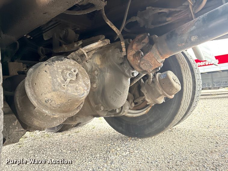 image for item YA4027 2016 Peterbilt 365 sewer jetter truck