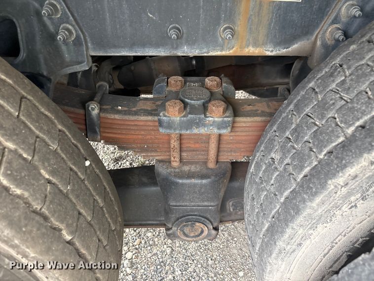 image for item YA4027 2016 Peterbilt 365 sewer jetter truck