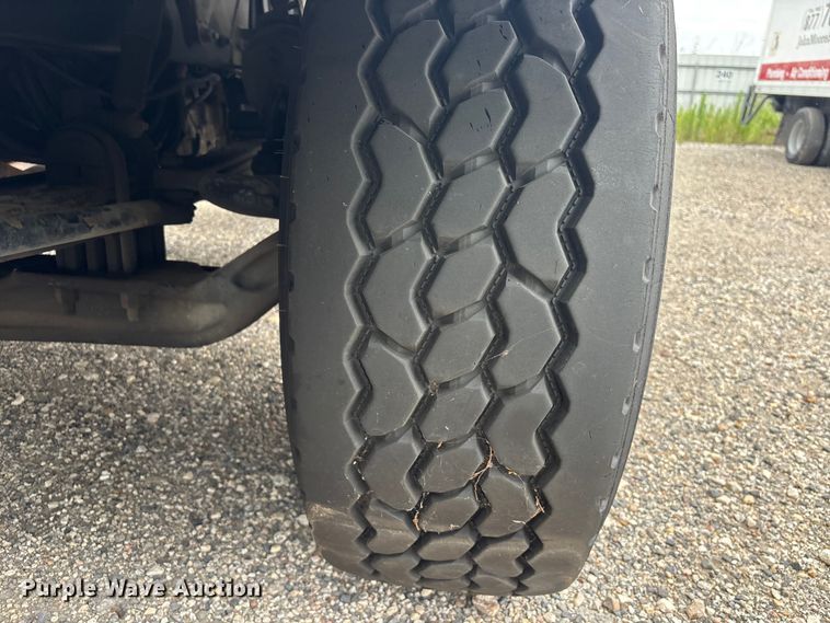 image for item YA4027 2016 Peterbilt 365 sewer jetter truck