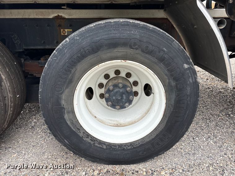 image for item YA4027 2016 Peterbilt 365 sewer jetter truck