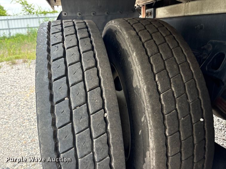 image for item YA4027 2016 Peterbilt 365 sewer jetter truck