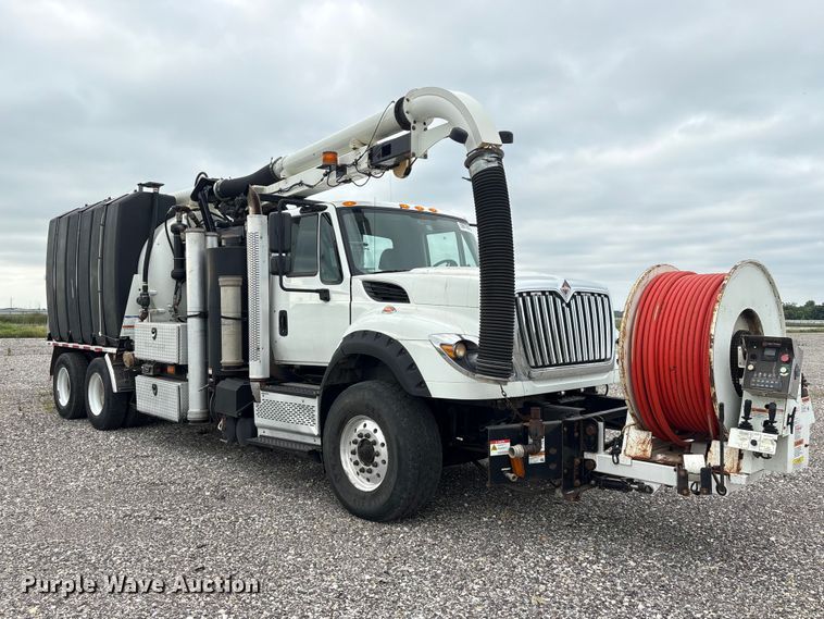 image for item YA4028 2017 International 7600 sewer jetter truck