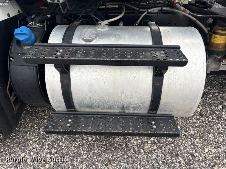 image for item YA4028 2017 International 7600 sewer jetter truck
