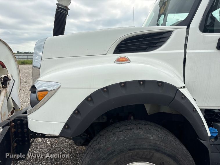 image for item YA4028 2017 International 7600 sewer jetter truck