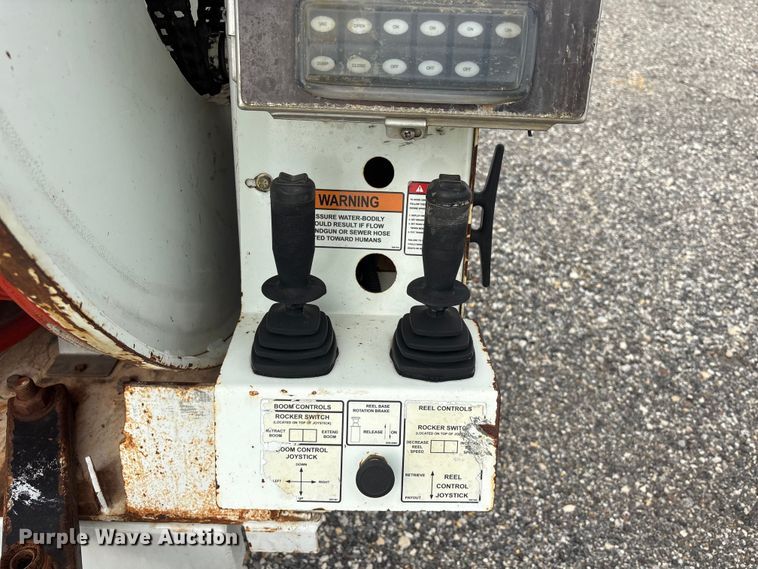image for item YA4028 2017 International 7600 sewer jetter truck