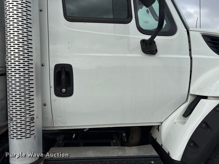 image for item YA4028 2017 International 7600 sewer jetter truck