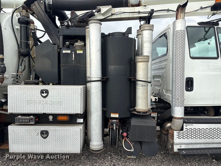image for item YA4028 2017 International 7600 sewer jetter truck