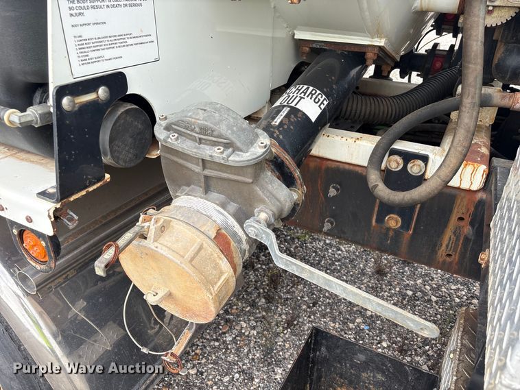 image for item YA4028 2017 International 7600 sewer jetter truck