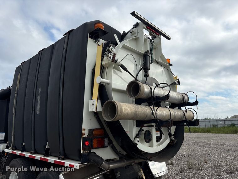 image for item YA4028 2017 International 7600 sewer jetter truck