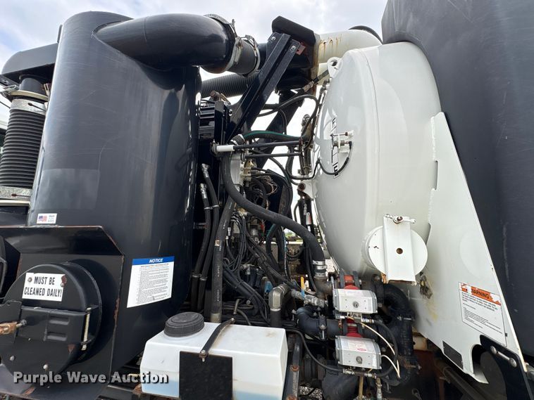 image for item YA4028 2017 International 7600 sewer jetter truck