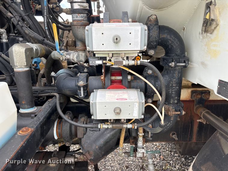 image for item YA4028 2017 International 7600 sewer jetter truck