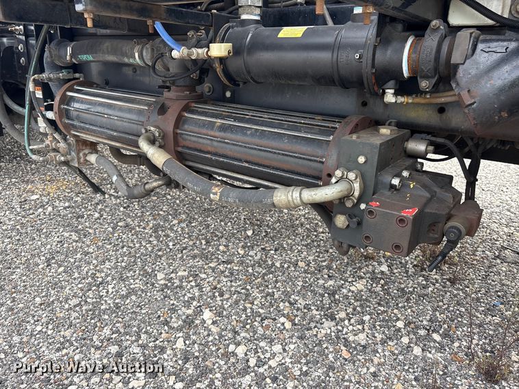 image for item YA4028 2017 International 7600 sewer jetter truck