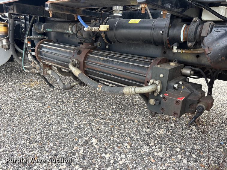 image for item YA4028 2017 International 7600 sewer jetter truck