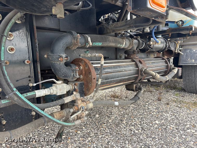 image for item YA4028 2017 International 7600 sewer jetter truck