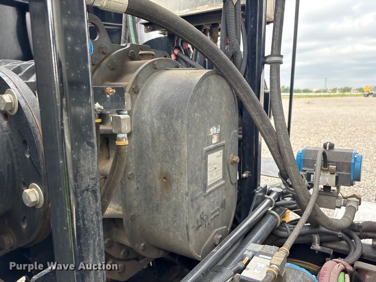 image for item YA4028 2017 International 7600 sewer jetter truck