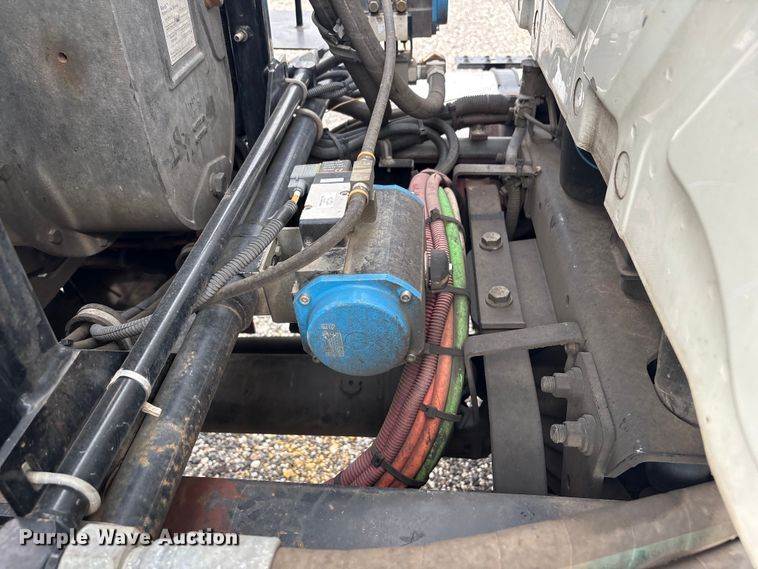 image for item YA4028 2017 International 7600 sewer jetter truck