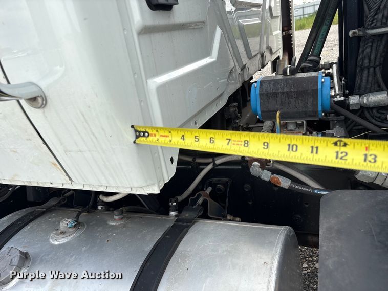 image for item YA4028 2017 International 7600 sewer jetter truck