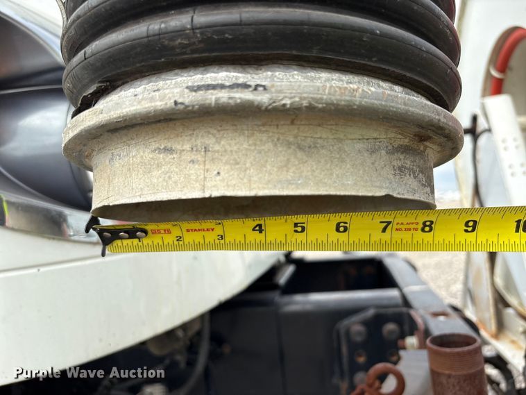 image for item YA4028 2017 International 7600 sewer jetter truck