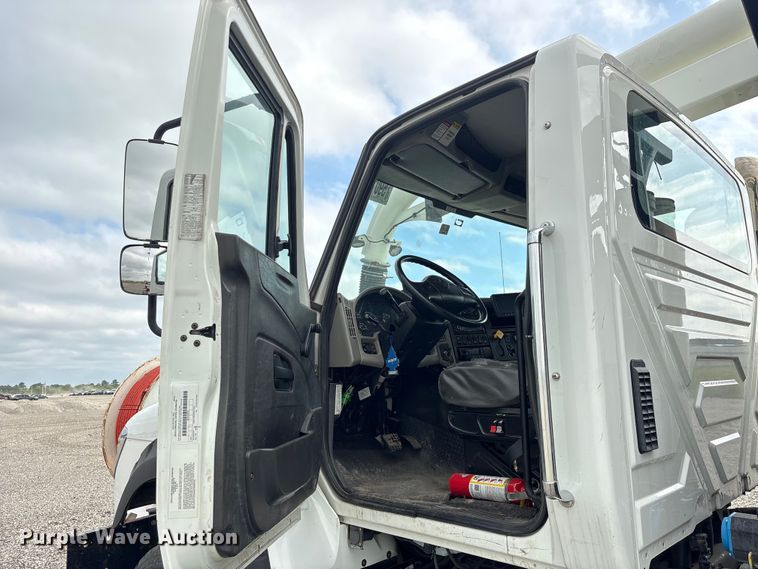 image for item YA4028 2017 International 7600 sewer jetter truck