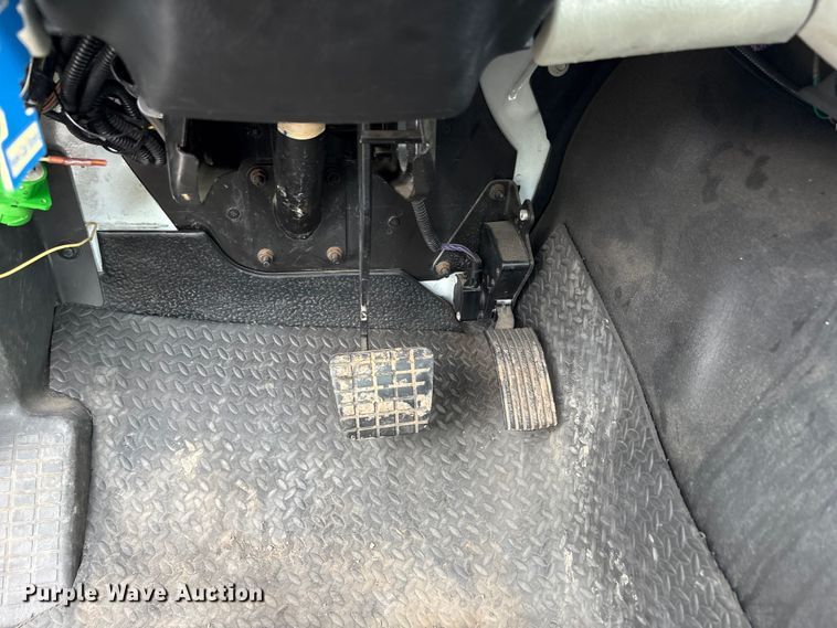 image for item YA4028 2017 International 7600 sewer jetter truck