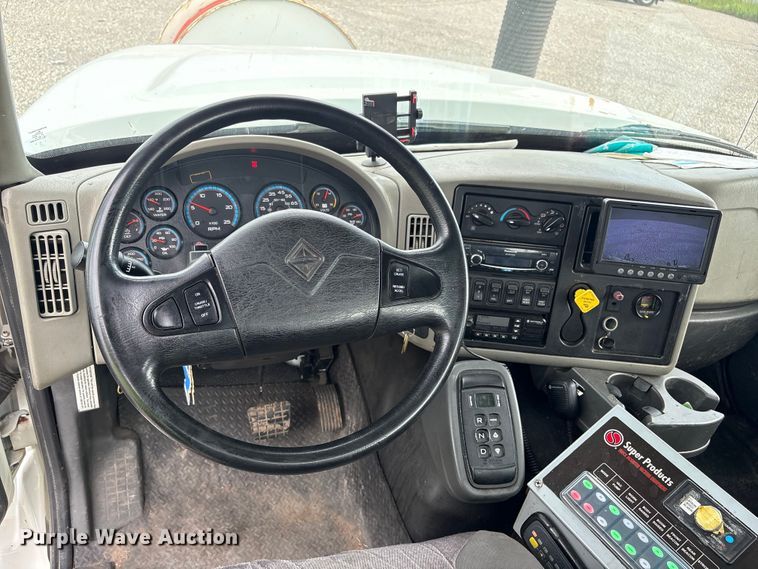 image for item YA4028 2017 International 7600 sewer jetter truck