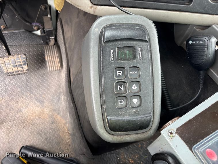 image for item YA4028 2017 International 7600 sewer jetter truck