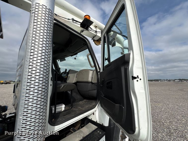image for item YA4028 2017 International 7600 sewer jetter truck