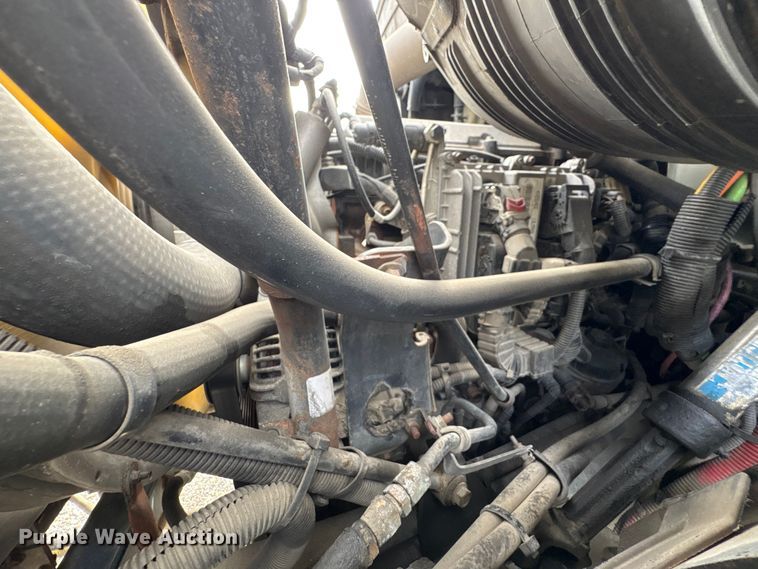 image for item YA4028 2017 International 7600 sewer jetter truck