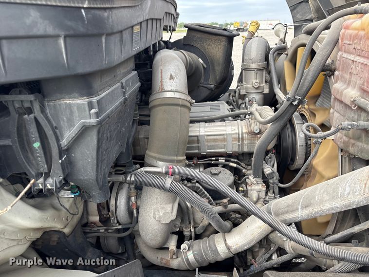 image for item YA4028 2017 International 7600 sewer jetter truck
