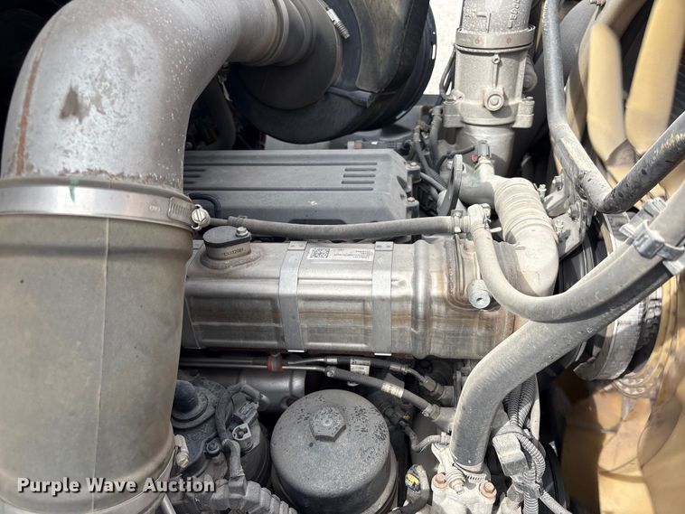 image for item YA4028 2017 International 7600 sewer jetter truck