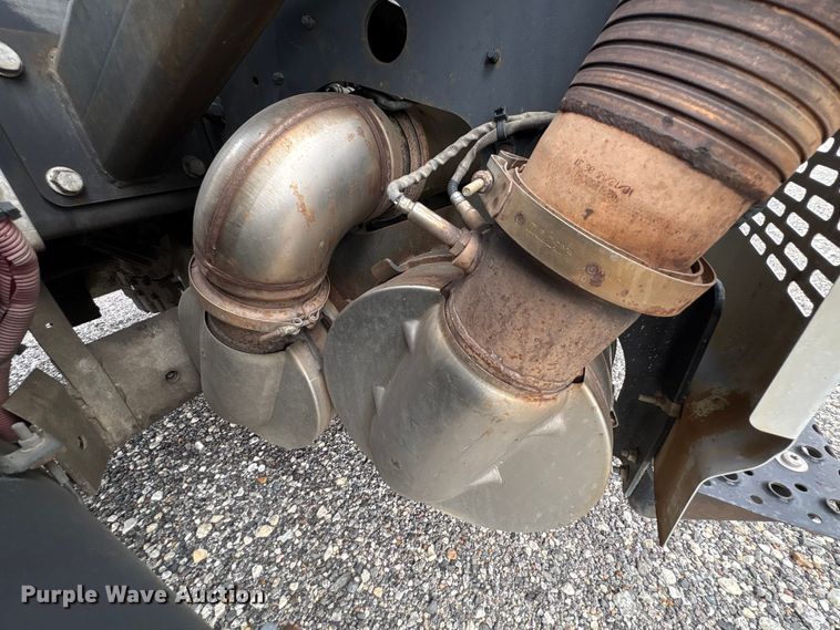 image for item YA4028 2017 International 7600 sewer jetter truck