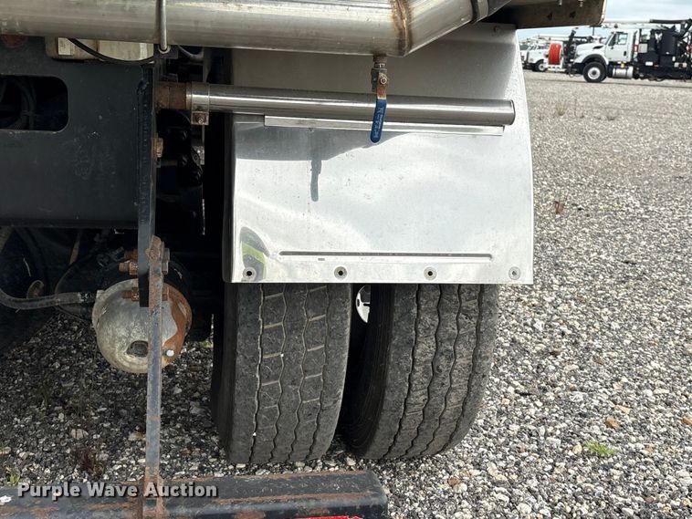 image for item YA4028 2017 International 7600 sewer jetter truck