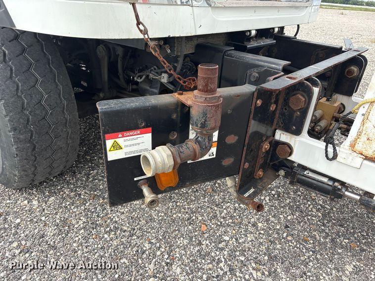 image for item YA4028 2017 International 7600 sewer jetter truck