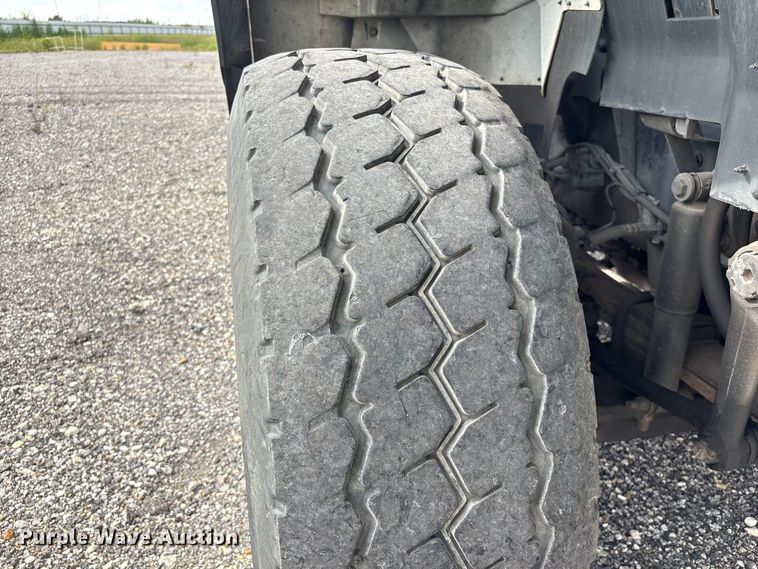image for item YA4028 2017 International 7600 sewer jetter truck