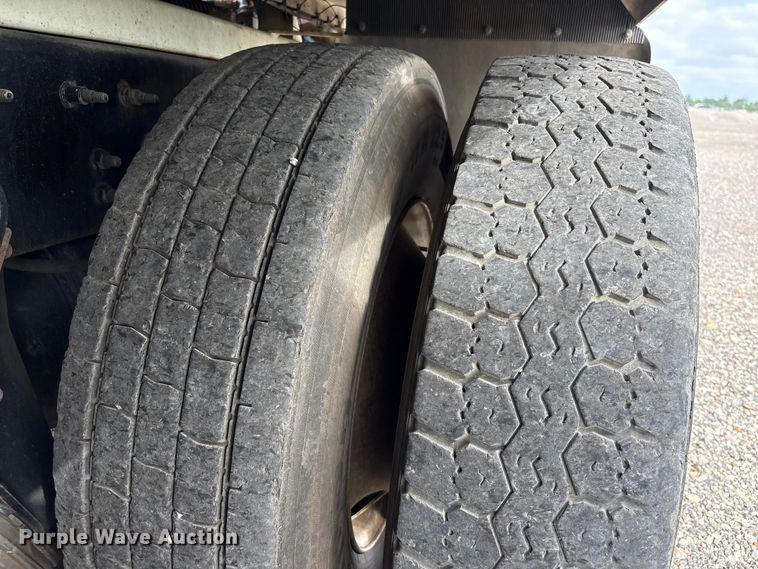 image for item YA4028 2017 International 7600 sewer jetter truck