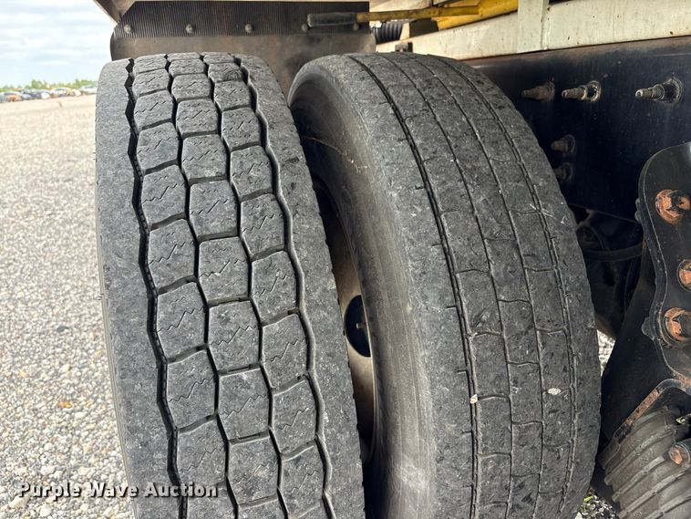 image for item YA4028 2017 International 7600 sewer jetter truck
