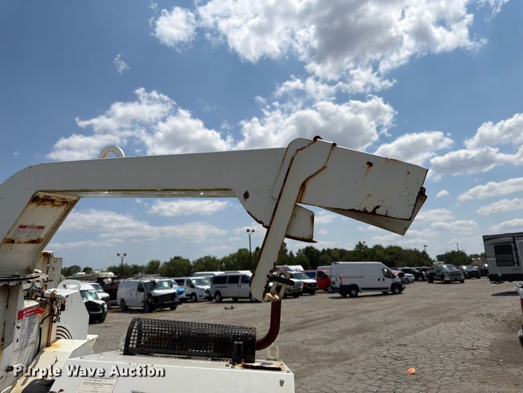 image for item YA4039 2017 Bandit 200UC wood chipper