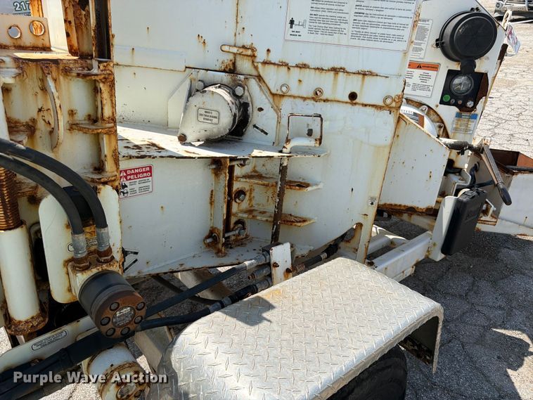 image for item YA4039 2017 Bandit 200UC wood chipper