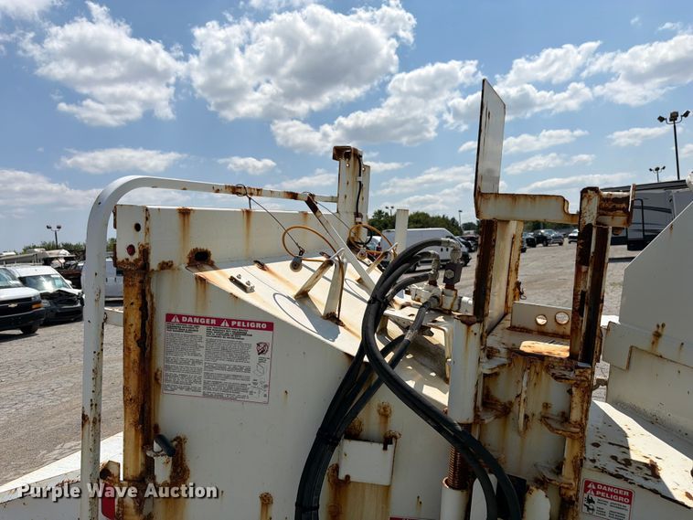 image for item YA4039 2017 Bandit 200UC wood chipper