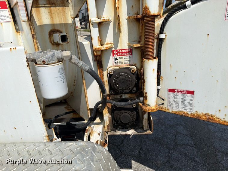 image for item YA4039 2017 Bandit 200UC wood chipper