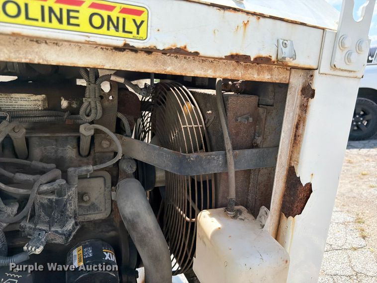 image for item YA4039 2017 Bandit 200UC wood chipper