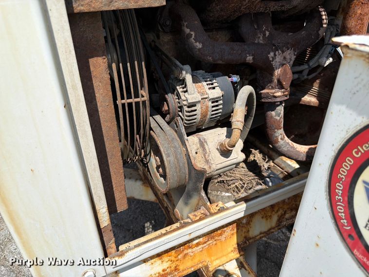 image for item YA4039 2017 Bandit 200UC wood chipper