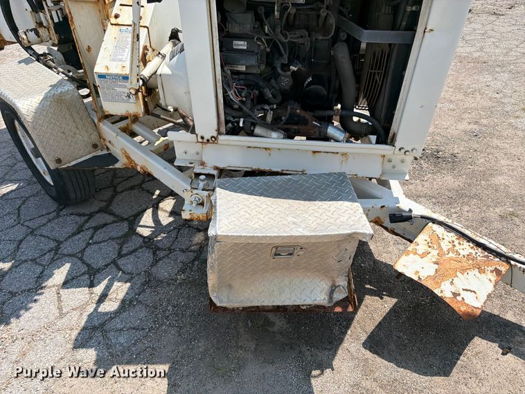image for item YA4040 2017 Bandit 200UC wood chipper