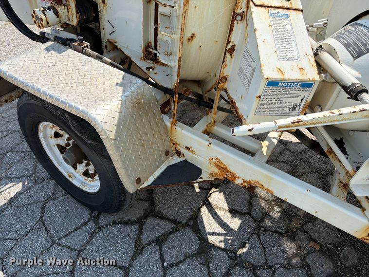 image for item YA4040 2017 Bandit 200UC wood chipper