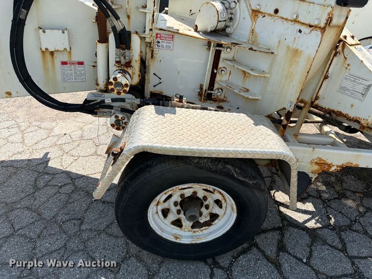 image for item YA4040 2017 Bandit 200UC wood chipper